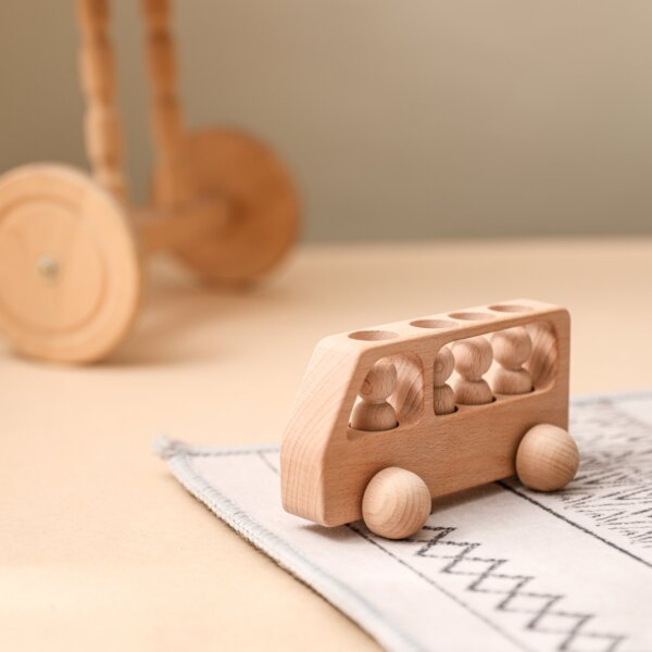 Montessori bus with pegs