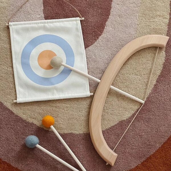 Bow and arrow set