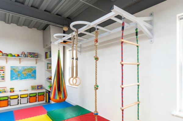 Wall mounted steel structure for playroom